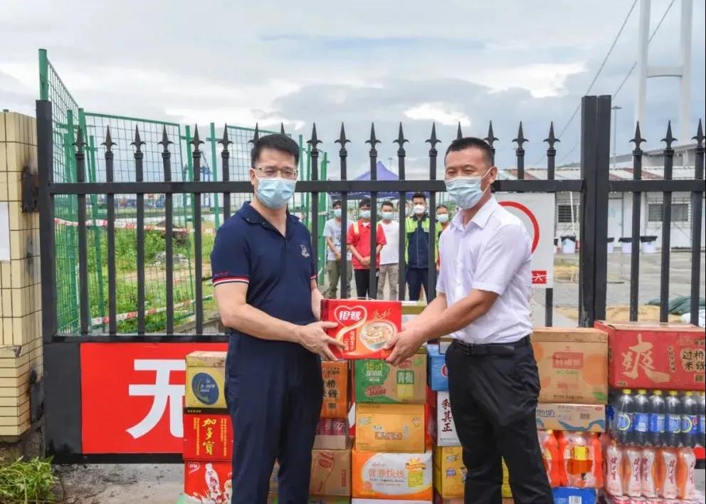 罗晃浩副市长到环球ug娱乐开展慰问活动