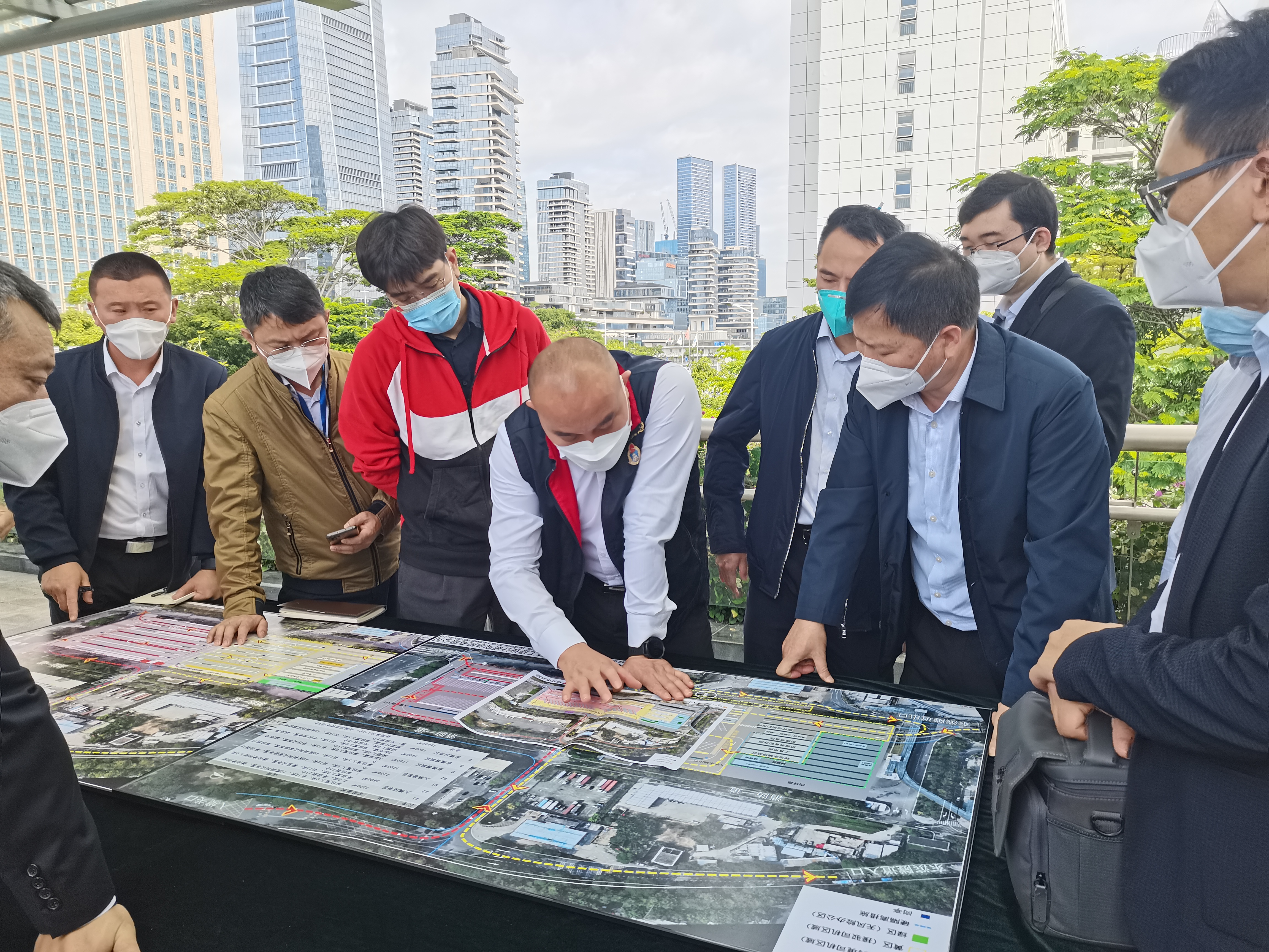 环球ug娱乐考察深圳南山区跨境货物运输接驳站