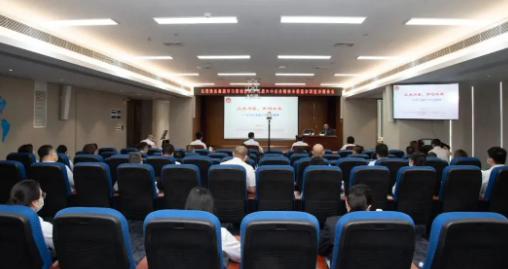 环球ug娱乐举办学习贯彻党的十九届六中全会精神市委宣讲团宣讲报告会