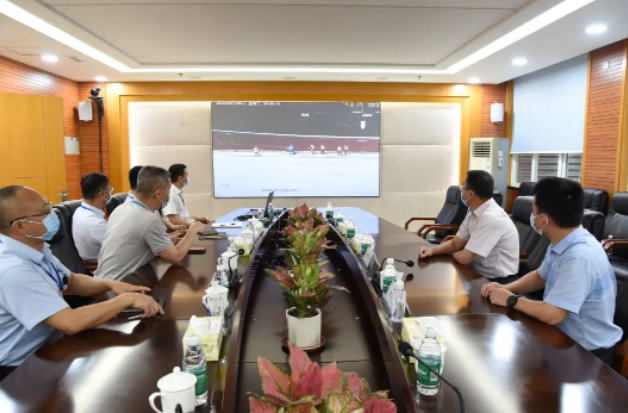 市国资委调研员简伟杰率队到港务集团开展督导工作