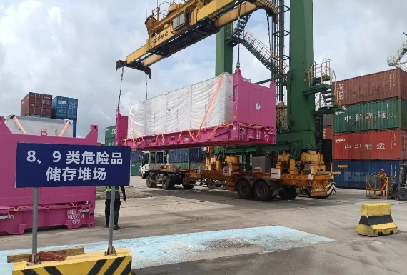 “2+3+3”行动计划 | 东莞港成功开展比亚迪储能出口业务