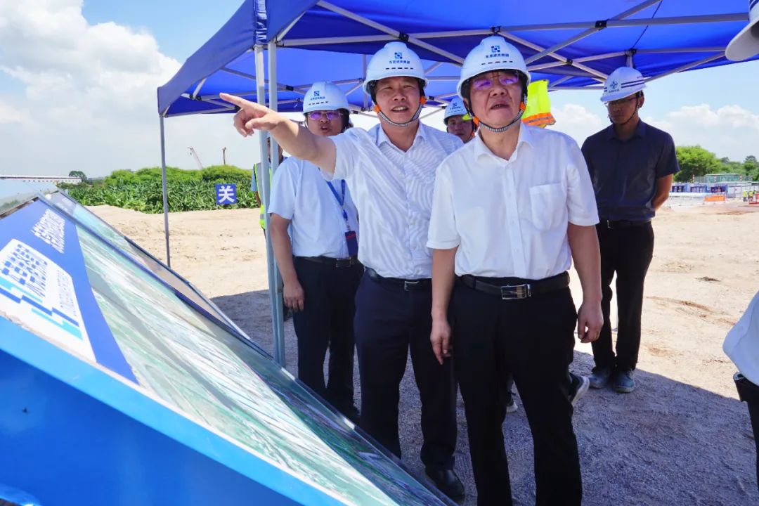 市国资委副主任徐险峰到环球ug娱乐督导检查安全生产和消防工作