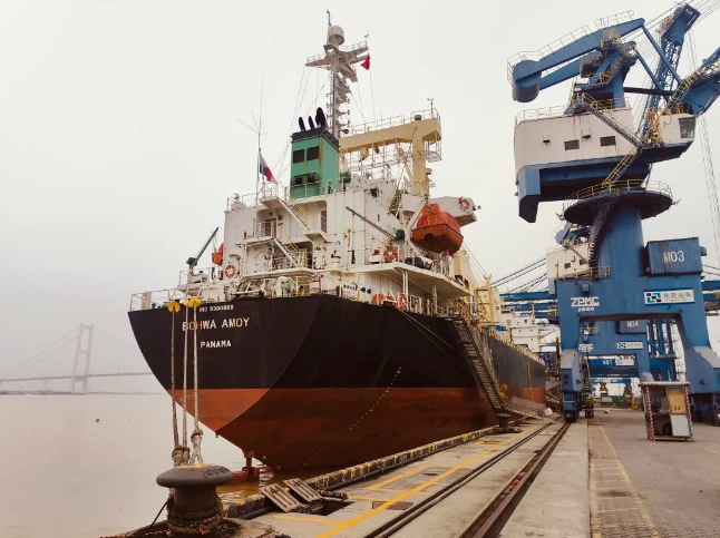 东莞港承接中兴本年度首批出口电动大巴车项目