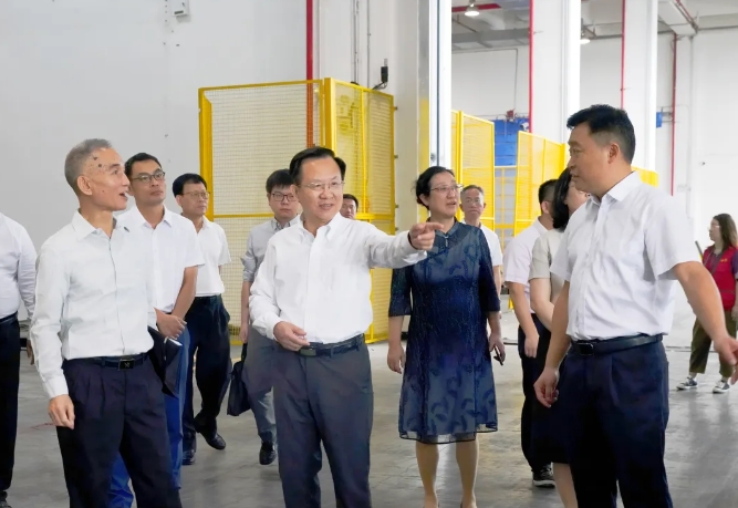 省政协委员，市政协党组书记、主席郑建民一行到环球ug娱乐调研