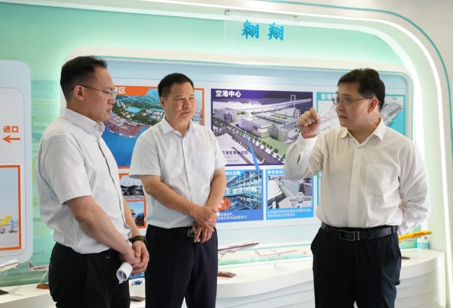 省商务厅党组书记、厅长张劲松一行到环球ug娱乐调研