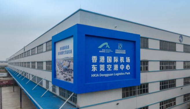 空港中心再加速，三架包机“齐飞”再启航！