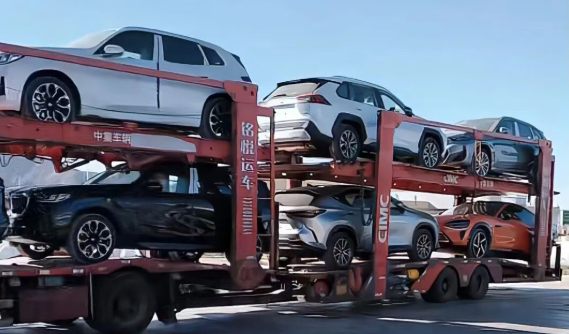 【中亚选品中心项目】新增新能源汽车出口，首批33台顺利发运